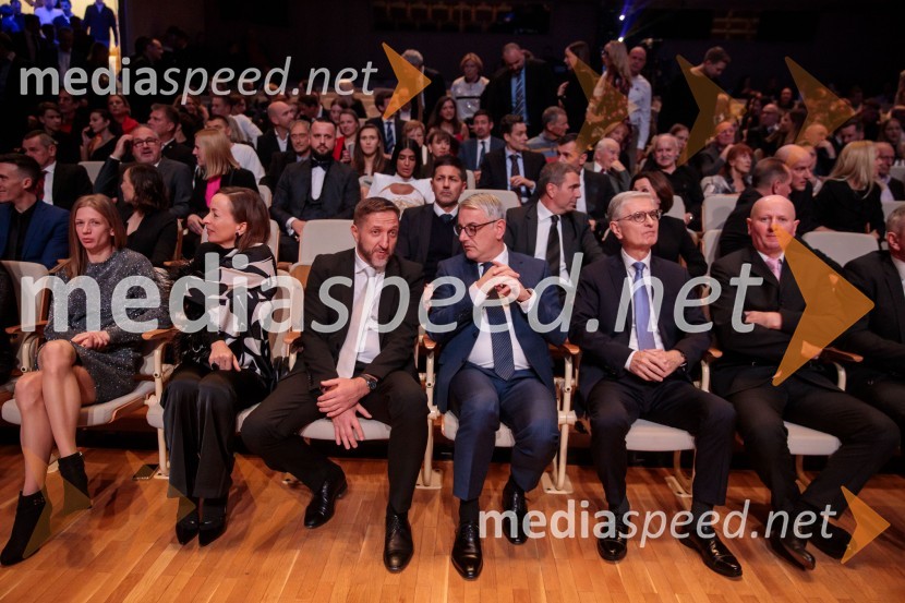  Tina Šutej, atletinja; dr. Eva Boštjančič, vodja katedrov za psihologijo dela in organizacije, Filozofska fakulteta v Ljubljani;  Klemen Boštjančič, minister za finance;  Matjaž Han, minister za gospodarski razvoj in tehnologijo;  Franjo Bobinac, podpredsednik in generalni direktor za globalni marketing, Hisense International., predsednik Rokometne zveze Slovenije;  ... Športnik leta 2023