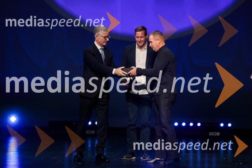  Franjo Bobinac, podpredsednik in generalni direktor za globalni marketing, Hisense International., predsednik Rokometne zveze Slovenije;  Benjamin Savšek, kanuist ;  ... Športnik leta 2023