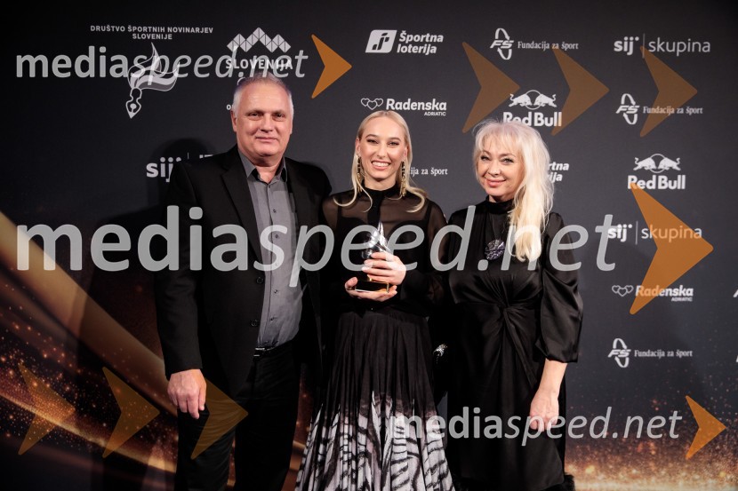  Vili Garnbret;  Janja Garnbret, športna plezalka;  Darja GarnbretŠportnik leta 2023