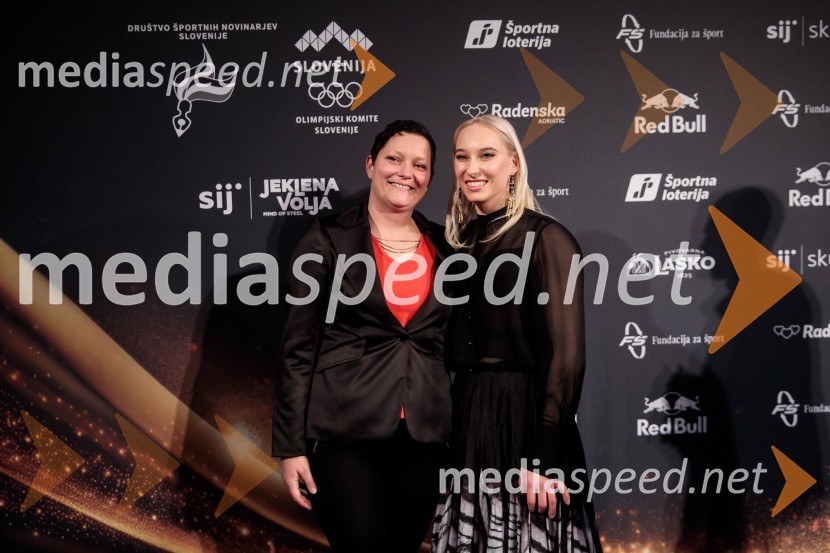  ... ;  Janja Garnbret, športna plezalkaŠportnik leta 2023