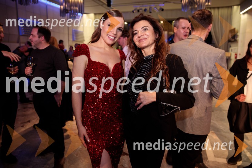  Flora Ema Lotrič, pevka;  ... Športnik leta 2023