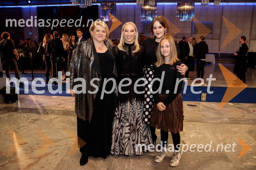  Tadeja Merkač Primožič;  Janja Garnbret, športna plezalka;  ... ;  ... Športnik leta 2023