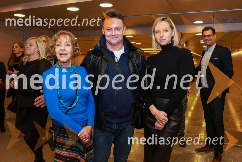  Milena  Zupančič, igralka;  Peter Srpčič, direktor, Mestno gledališče Ptuj;  Maša JovanovićKaj se je zgodilo z Bette Davis in Joan Crawford?, premiera v Cankarjevem domu
