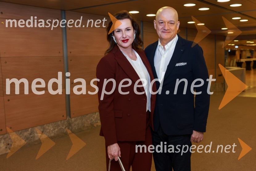  Anka Aleksič;  Marko  Vičič, partner in izvršni direktor v agenciji Futura DDBKaj se je zgodilo z Bette Davis in Joan Crawford?, premiera v Cankarjevem domu