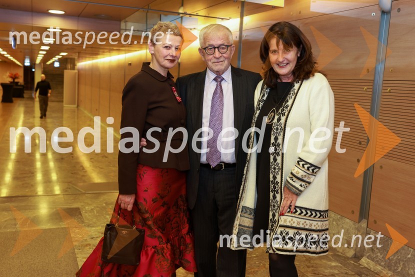  Rija Čič; dr. Peter  Čeferin, pravnik, pisatelj;  Janja Urbas, prof. ruščineKaj se je zgodilo z Bette Davis in Joan Crawford?, premiera v Cankarjevem domu