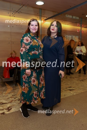  Teja Pelko, novinarka, Svet24;  ... Kaj se je zgodilo z Bette Davis in Joan Crawford?, premiera v Cankarjevem domu
