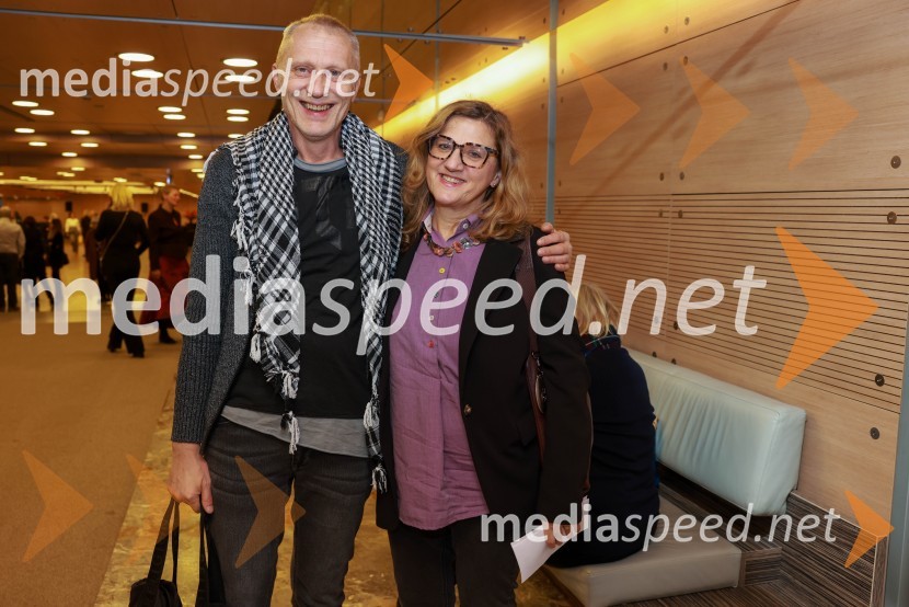  Renato Horvat, radijski voditelj;  Irena Androjna , lektoricaKaj se je zgodilo z Bette Davis in Joan Crawford?, premiera v Cankarjevem domu