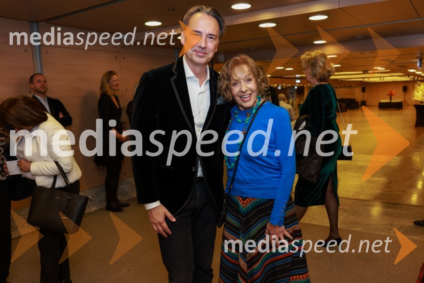  Tomislav Čizmić, predsednik poslovodstva družbe, Telemach Slovenija d.o.o.;  Milena  Zupančič, igralkaKaj se je zgodilo z Bette Davis in Joan Crawford?, premiera v Cankarjevem domu