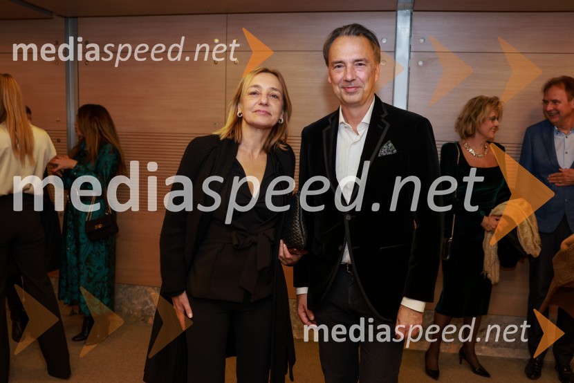 dr. Alja  Brglez, šefinja kabineta bivšega predsednika RS;  Tomislav Čizmić, predsednik poslovodstva družbe, Telemach Slovenija d.o.o.Kaj se je zgodilo z Bette Davis in Joan Crawford?, premiera v Cankarjevem domu