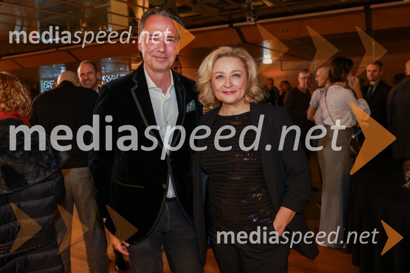  Tomislav Čizmić, predsednik poslovodstva družbe, Telemach Slovenija d.o.o.;  Nataša Barbara Gračner, režiserka in igralkaKaj se je zgodilo z Bette Davis in Joan Crawford?, premiera v Cankarjevem domu