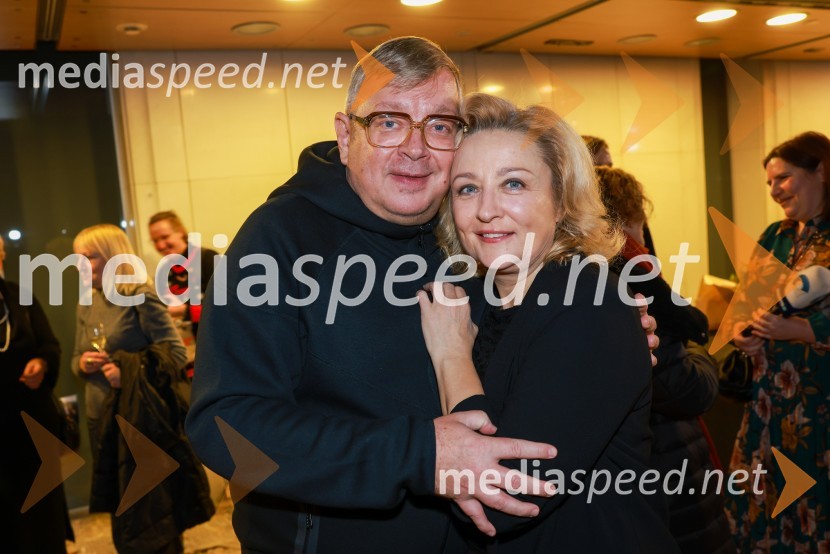  Robert Waltl, direktor, Mini teater;  Nataša Barbara Gračner, režiserka in igralkaKaj se je zgodilo z Bette Davis in Joan Crawford?, premiera v Cankarjevem domu