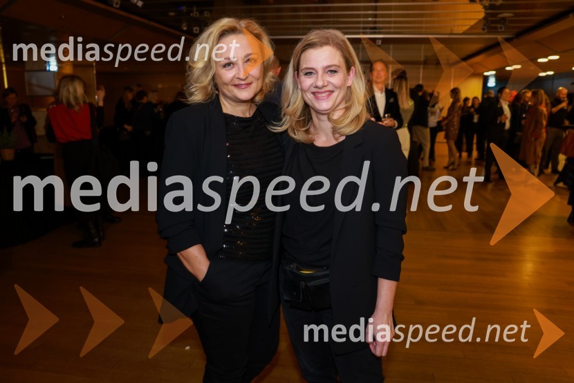  Nataša Barbara Gračner, režiserka in igralka;  Jana Zupančič, igralkaKaj se je zgodilo z Bette Davis in Joan Crawford?, premiera v Cankarjevem domu