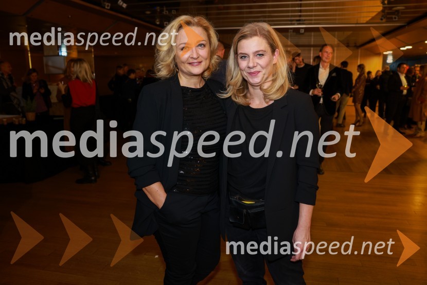  Nataša Barbara Gračner, režiserka in igralka;  Jana Zupančič, igralkaKaj se je zgodilo z Bette Davis in Joan Crawford?, premiera v Cankarjevem domu