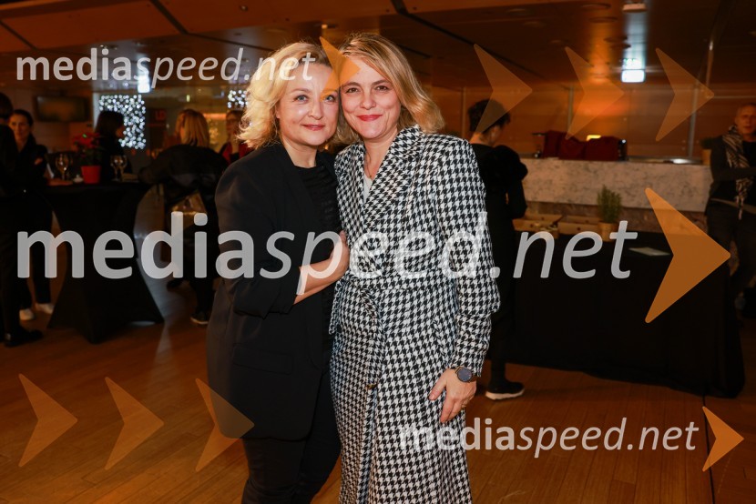  Nataša Barbara Gračner, režiserka in igralka;  Manca Majeršič Sevšek, dramaturginjaKaj se je zgodilo z Bette Davis in Joan Crawford?, premiera v Cankarjevem domu
