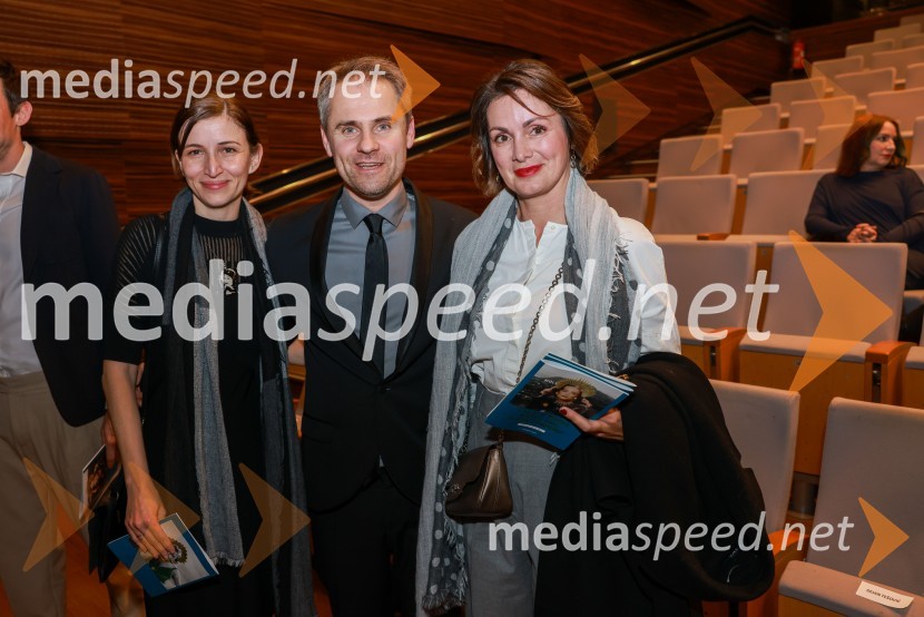  Nataša Zavec Golob;  Milan Golob, direktor, Šentjakobsko gledališče ;  Sandra Ristić, Teater TivoliKaj se je zgodilo z Bette Davis in Joan Crawford?, premiera v Cankarjevem domu