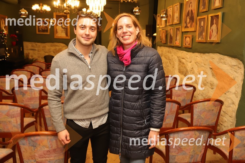  Nik Zrimec;  Janja Bregar, političarkaJe Evropska Unija pred razpadom?, okrogla miza