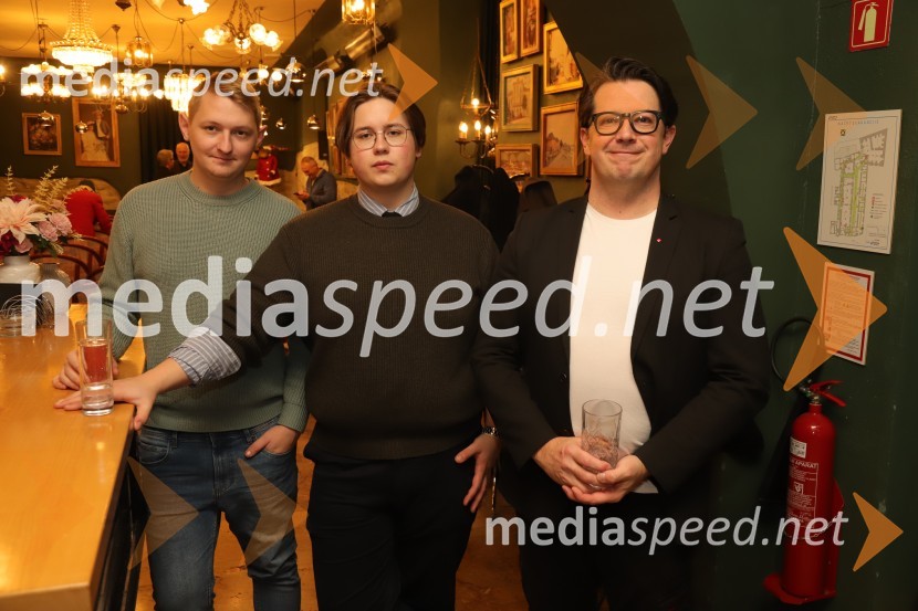  ... ;  ... ;  Boštjan Kljun, televizijski voditeljJe Evropska Unija pred razpadom?, okrogla miza