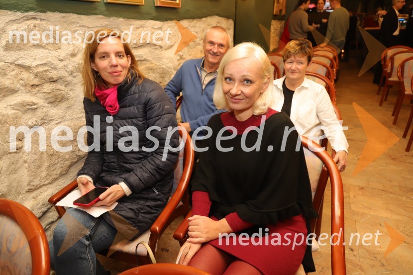  Janja Bregar, političarka;  Lidija Pecko ŠkofJe Evropska Unija pred razpadom?, okrogla miza