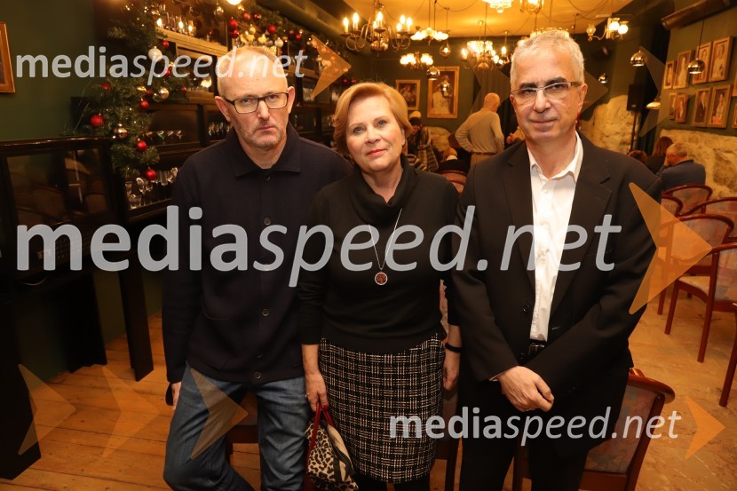  ... ;  Jolanda Lašič, sindikalistka;  Uroš Prikl, ekonomist in poslanec Je Evropska Unija pred razpadom?, okrogla miza