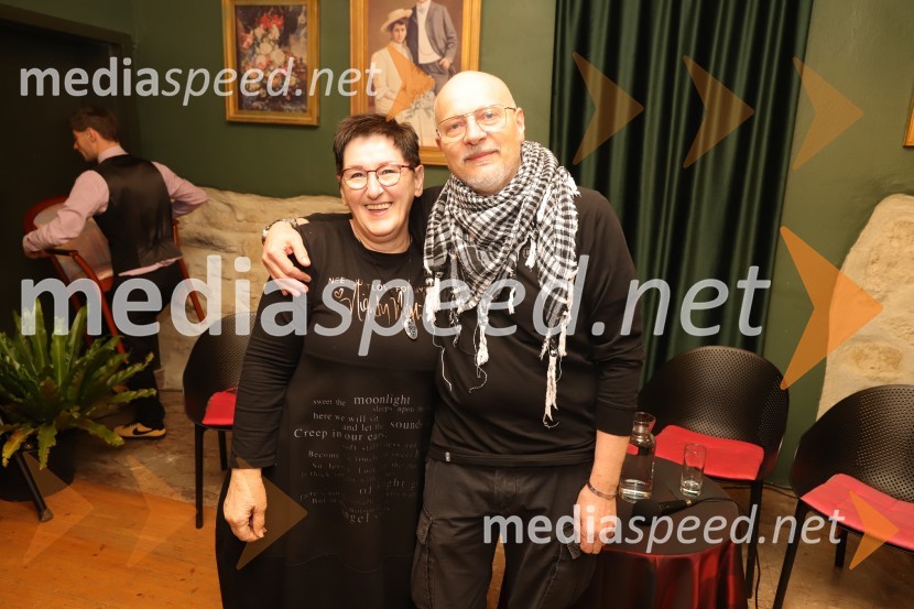  ... ;  Bartolo LampretJe Evropska Unija pred razpadom?, okrogla miza