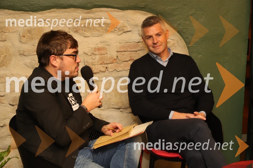  Matija Stepišnik, odgovorni urednik, Večer mediji d.o.o;  Matjaž Nemec, podpredsednik državnega zbora in politik Socialnih demokratov Je Evropska Unija pred razpadom?, okrogla miza