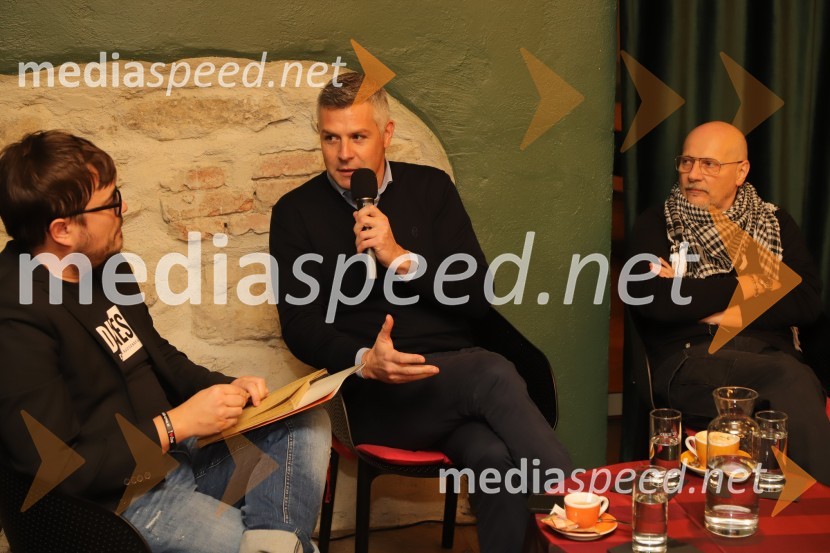  Matija Stepišnik, odgovorni urednik, Večer mediji d.o.o;  Matjaž Nemec, podpredsednik državnega zbora in politik Socialnih demokratov ;  Bartolo LampretJe Evropska Unija pred razpadom?, okrogla miza