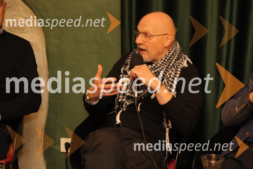  Bartolo LampretJe Evropska Unija pred razpadom?, okrogla miza