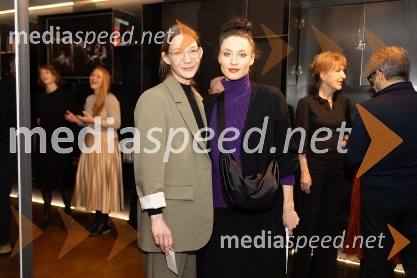  Anamarija Bagarič, plesalka;  Urška Centa, plesalka flamenkaTango premierno v Mali Drami