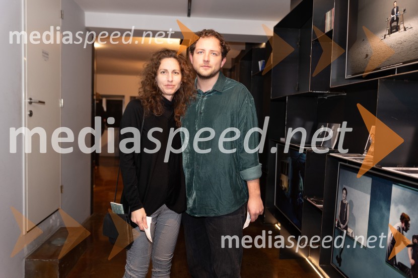  Urša Vidic, scenografinja;  Jaka Smerkolj Simoneti, dramaturg in kritikTango premierno v Mali Drami