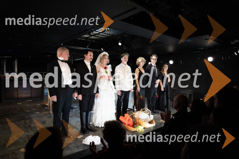  Boris Mihalj, igralec;  Saša Tabaković, igralec, nekdanji poslanec SMC;  Eva Jesenovec, igralka;  Timon Šturbej, igralec;  Maša Derganc, igralka;  Jurij  Zrnec, igralec;  Saša  Mihelčič, igralkaTango premierno v Mali Drami