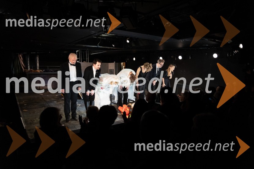  Boris Mihalj, igralec;  Saša Tabaković, igralec, nekdanji poslanec SMC;  Eva Jesenovec, igralka;  Timon Šturbej, igralec;  Maša Derganc, igralka;  Jurij  Zrnec, igralec;  Saša  Mihelčič, igralkaTango premierno v Mali Drami