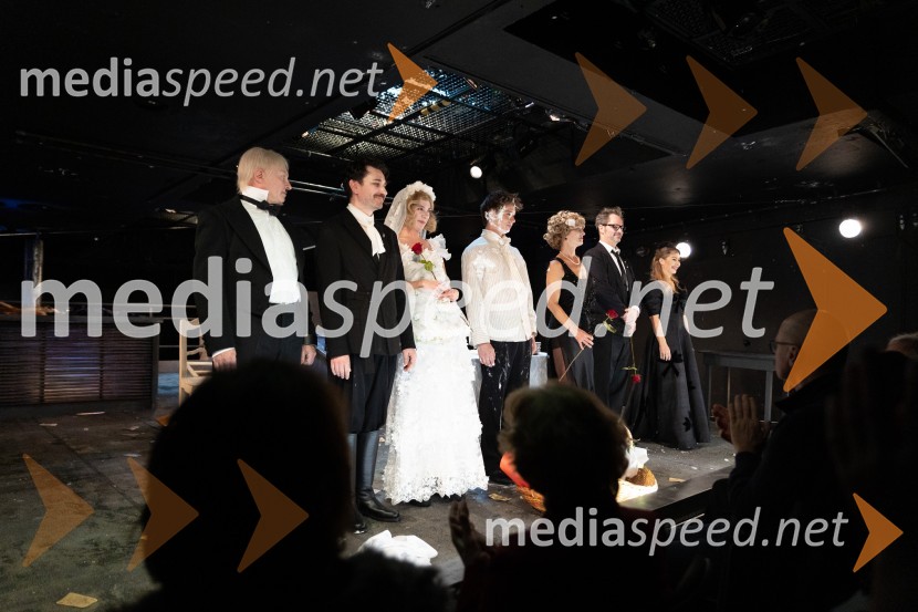  Boris Mihalj, igralec;  Saša Tabaković, igralec, nekdanji poslanec SMC;  Eva Jesenovec, igralka;  Timon Šturbej, igralec;  Maša Derganc, igralka;  Jurij  Zrnec, igralec;  Saša  Mihelčič, igralkaTango premierno v Mali Drami