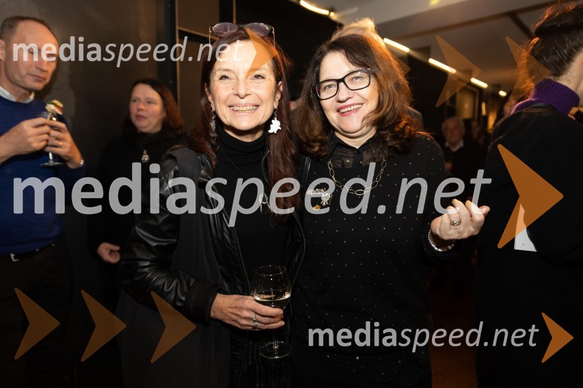  Darja Hlavka Godina, glasbena oblikovalka;  ... Tango premierno v Mali Drami