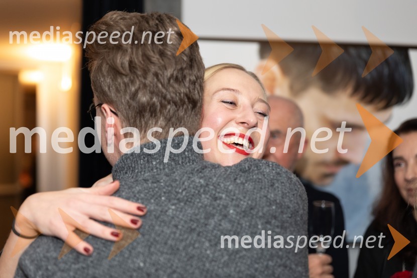  Žan Brelih Hatunić, igralec;  Lara Ekar Grlj, koreografinjaTango premierno v Mali Drami