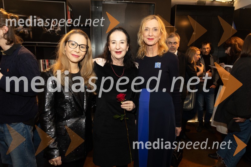  Saša  Mihelčič, igralka;  Polona Vetrih, igralka;  ... Tango premierno v Mali Drami