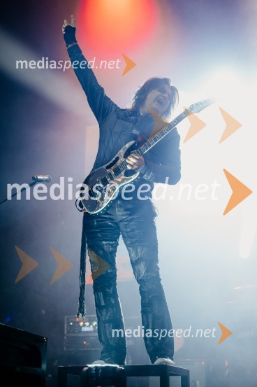  Bor Zuljan, kitarist, Šank rockŠank Rock in Joker Out na Kongresnem trgu