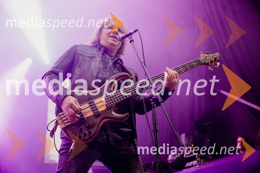  Cveto Polak, basist, skupina Šank RockŠank Rock in Joker Out na Kongresnem trgu