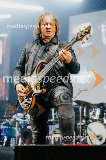  Cveto Polak, basist, skupina Šank RockŠank Rock in Joker Out na Kongresnem trgu