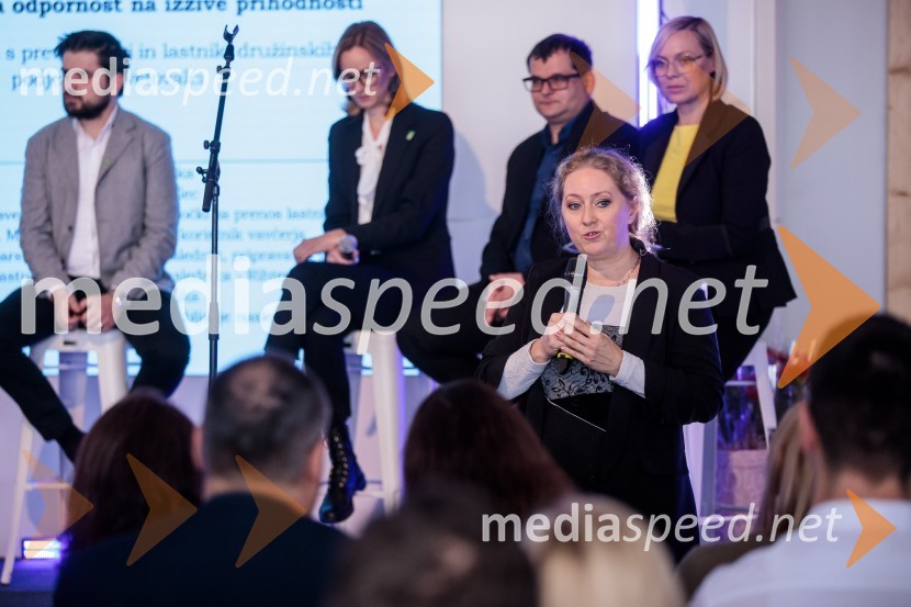  Irena  Meterc, vodja Sektorja za spodbujanje podjetništva in tehnološkega razvoja Spirit SlovenijaLetno srečanje prevzemnikov in naslednikov podjetij »Dobri temelji za globalno prihodnost«