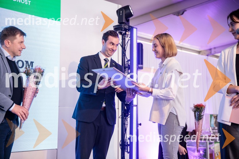  Rok Capl, v.d. direktor, Spirit Slovenia;  Kaja Iglič, JAKA&I d.o.o.Letno srečanje prevzemnikov in naslednikov podjetij »Dobri temelji za globalno prihodnost«