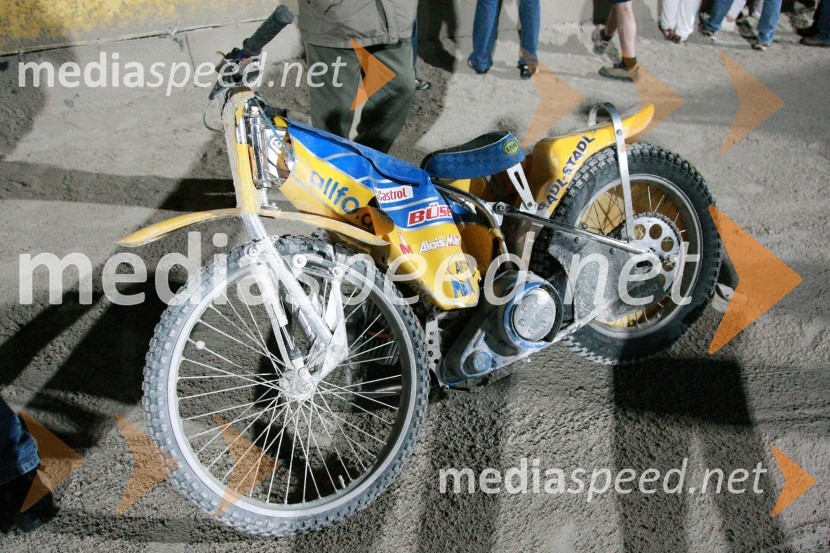 Poškodovan motor Richarda SpeiserjaSPEEDWAY, SP ekip, kvalifikacije 1