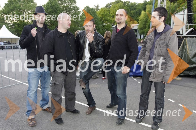 Skupina Boardwalk Casino (Miha Zanjkovič, Rajko Marjanovič, Simon Zajnkovič, Kruno Karlovčič in Sebastijan Dominko)Otvoritev Majskih iger 2009