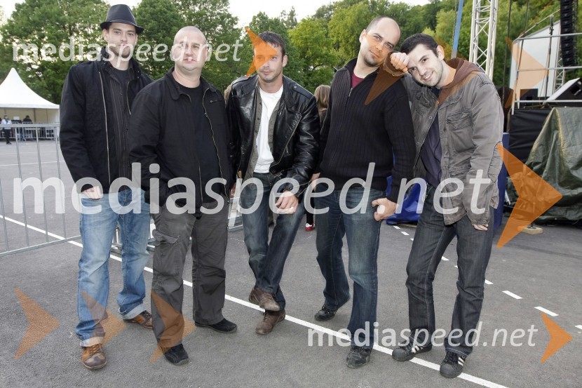 Skupina Boardwalk Casino (Miha Zanjkovič, Rajko Marjanovič, Simon Zajnkovič, Kruno Karlovčič in Sebastijan Dominko)Otvoritev Majskih iger 2009