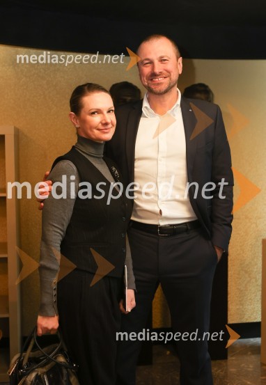  Barbara Plavec Brodnjak;  Blaž Brodnjak, predsednik uprave NLB, Manager leta 2022Pohorski bataljon, premiera predstave v MGL