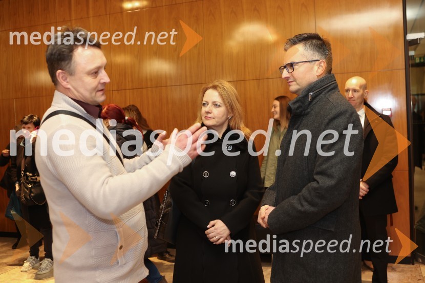 Peter Srpčič, direktor, Mestno gledališče Ptuj;  Barbara Iskra Šarec;  Marjan  Šarec, minister za obramboPohorski bataljon, premiera predstave v MGL