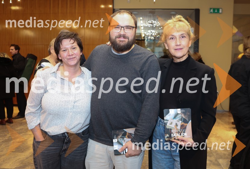  Iza Strehar, dramatičarka in scenaristka;  Žiga Virc, slovenski režiser;  Barbara Hieng Samobor, direktorica in umetniška vodja MGLPohorski bataljon, premiera predstave v MGL