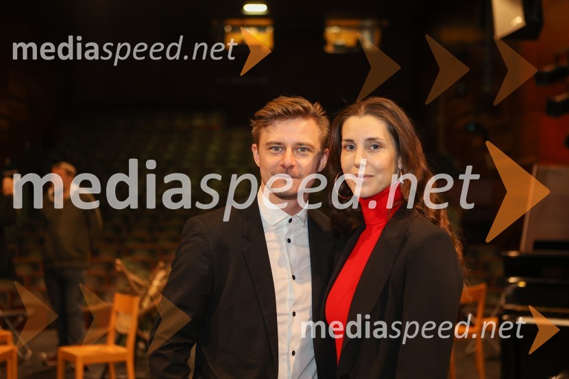  Jure Rajšp, igralec;  Nina Rakovec, igralka, pevkaPohorski bataljon, premiera predstave v MGL