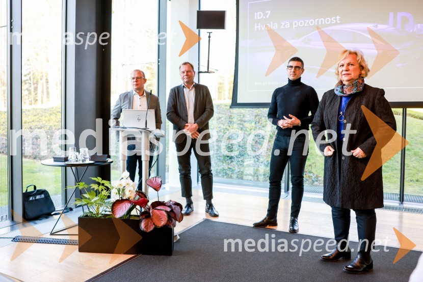  ... ;  Marko Škriba, direktor znamke Volkswagen pri Porsche Slovenija d.o.o.;  ... ;  Sabrina Pečelin, vodja odnosov z javnostmi pri Porsche Slovenija d.o.o.ID.7, Volkswagnov najbolj eleganten in pameten električni avto