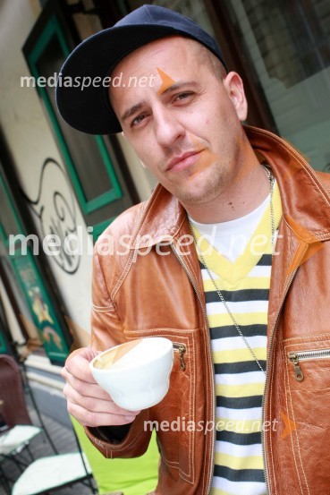 6 Pack Čukur, raper6 Pack Čukur, raper