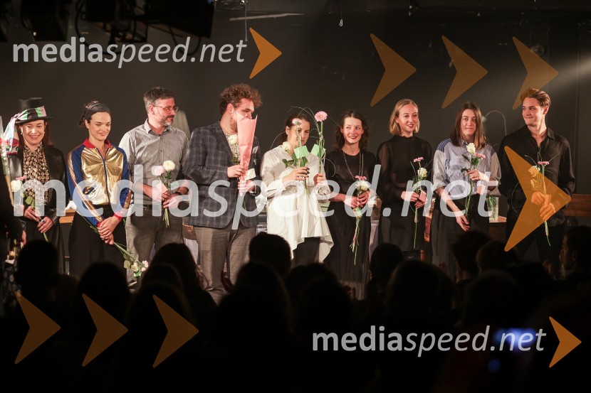  Nina Ivanišin Janežič, igralka;  Tina Vrbnjak, igralka;  ... ;  Luka Marcen, režiser;  Eva Kraševec, dramaturginja;  Sara Slivnik, scenografinja;  Lara Ekar Grlj, koreografinja;  Ana Janc, kostumografinja;  Martin Vogrin, glasbenikAlica: nekaj solilogov o neznosnosti časa, premiera v SNG Drama Ljubljana